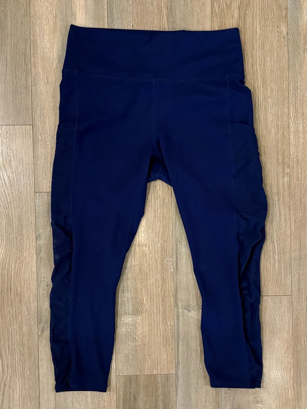 Fabletics Navy High-Waist Performance Cropped Leggings
